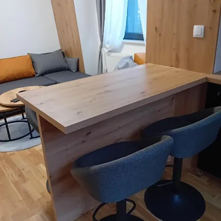 A12 Apartment *